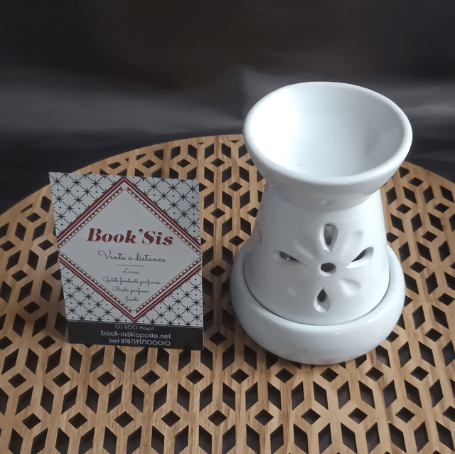 Brûleur " Découpes florales blanc "