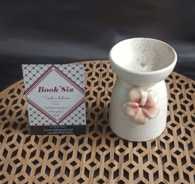 Brûleur " Crème avec fleur rouge "