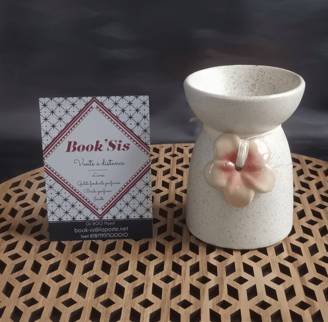 Brûleur " Crème avec fleur rouge "