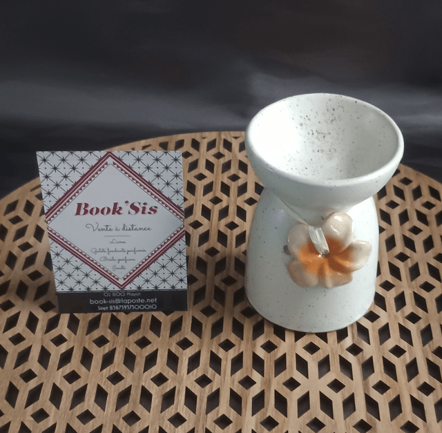 Brûleur " Crème avec fleur orange "