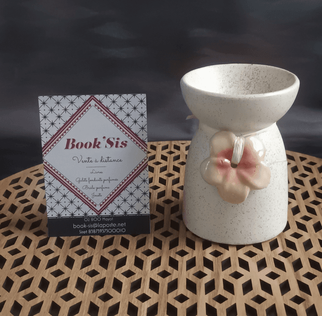Brûleur &quot; Crème avec fleur rouge &quot;